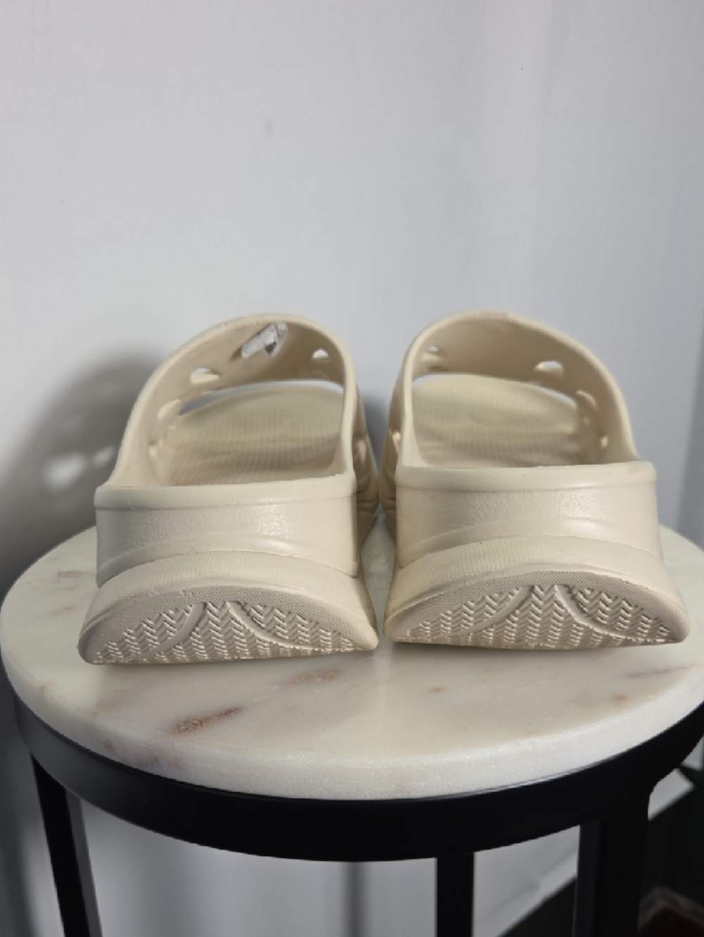 Reebok Cream Slide Sandals Size 9 - Picture 4 of 7